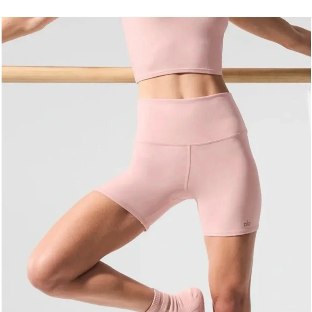 Alo Yoga Ballet Pink 5” Airbrush High-waist Biker Short - Picture 11 of 15